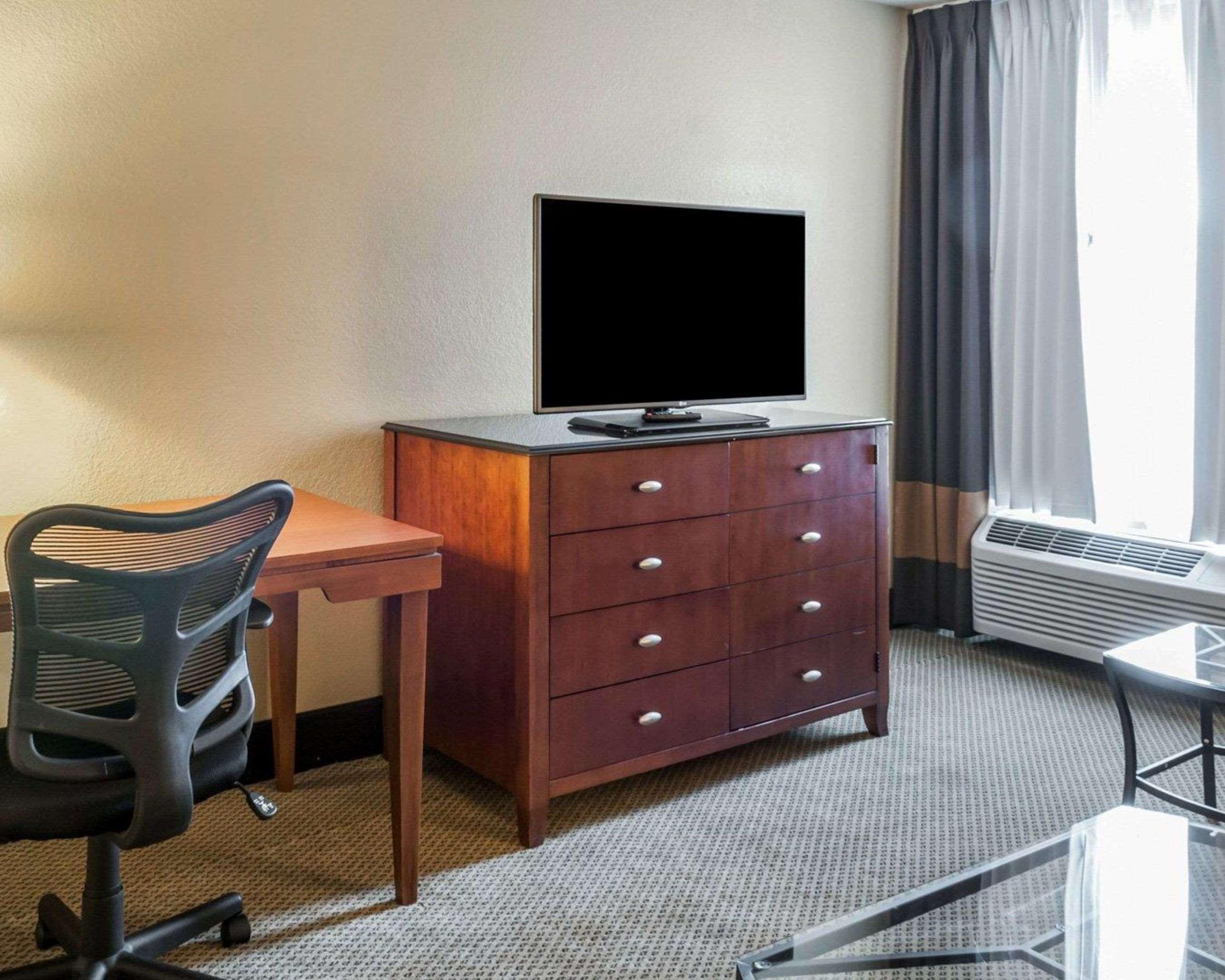 Quality Inn & Suites Albuquerque West Экстерьер фото