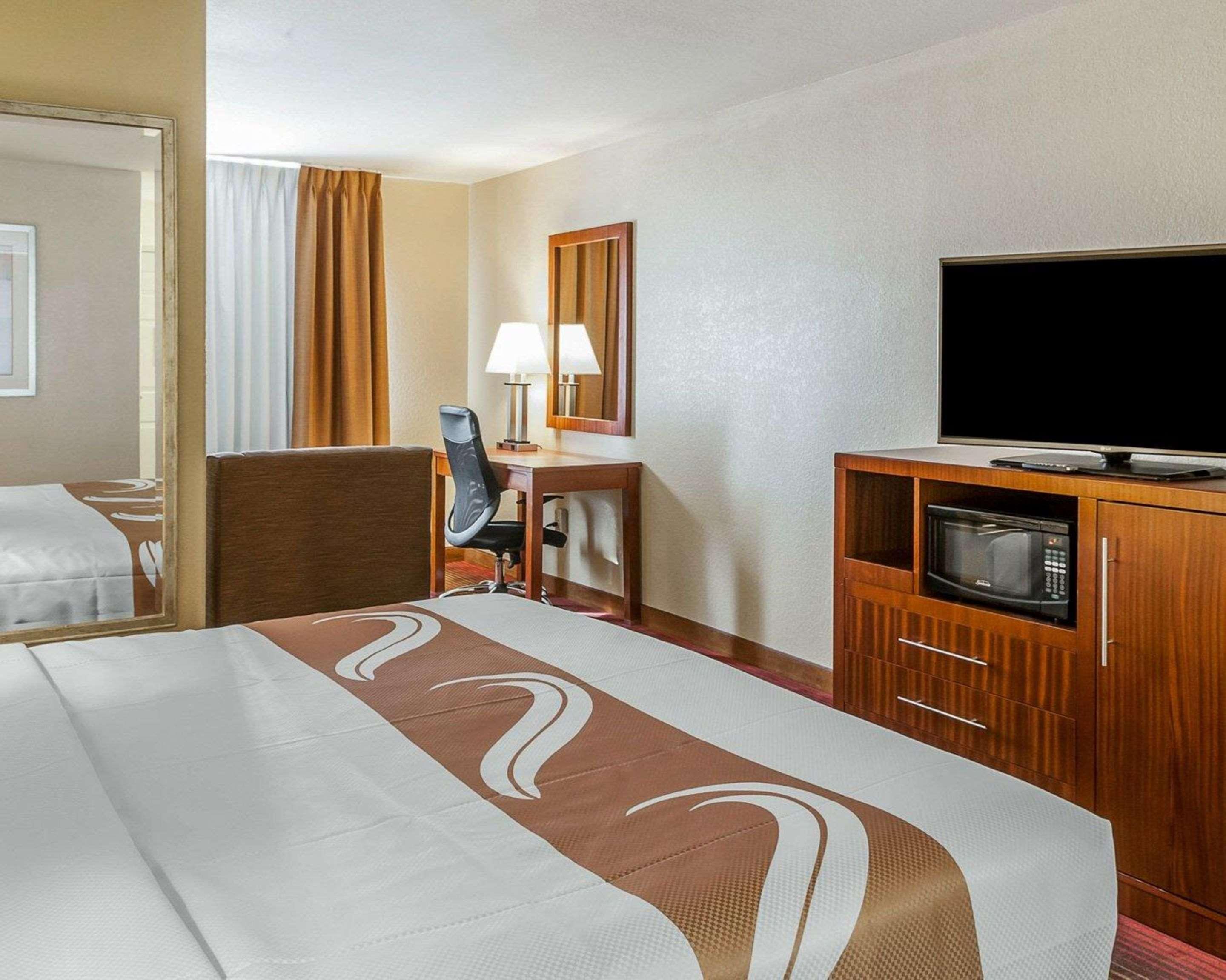 Quality Inn & Suites Albuquerque West Экстерьер фото
