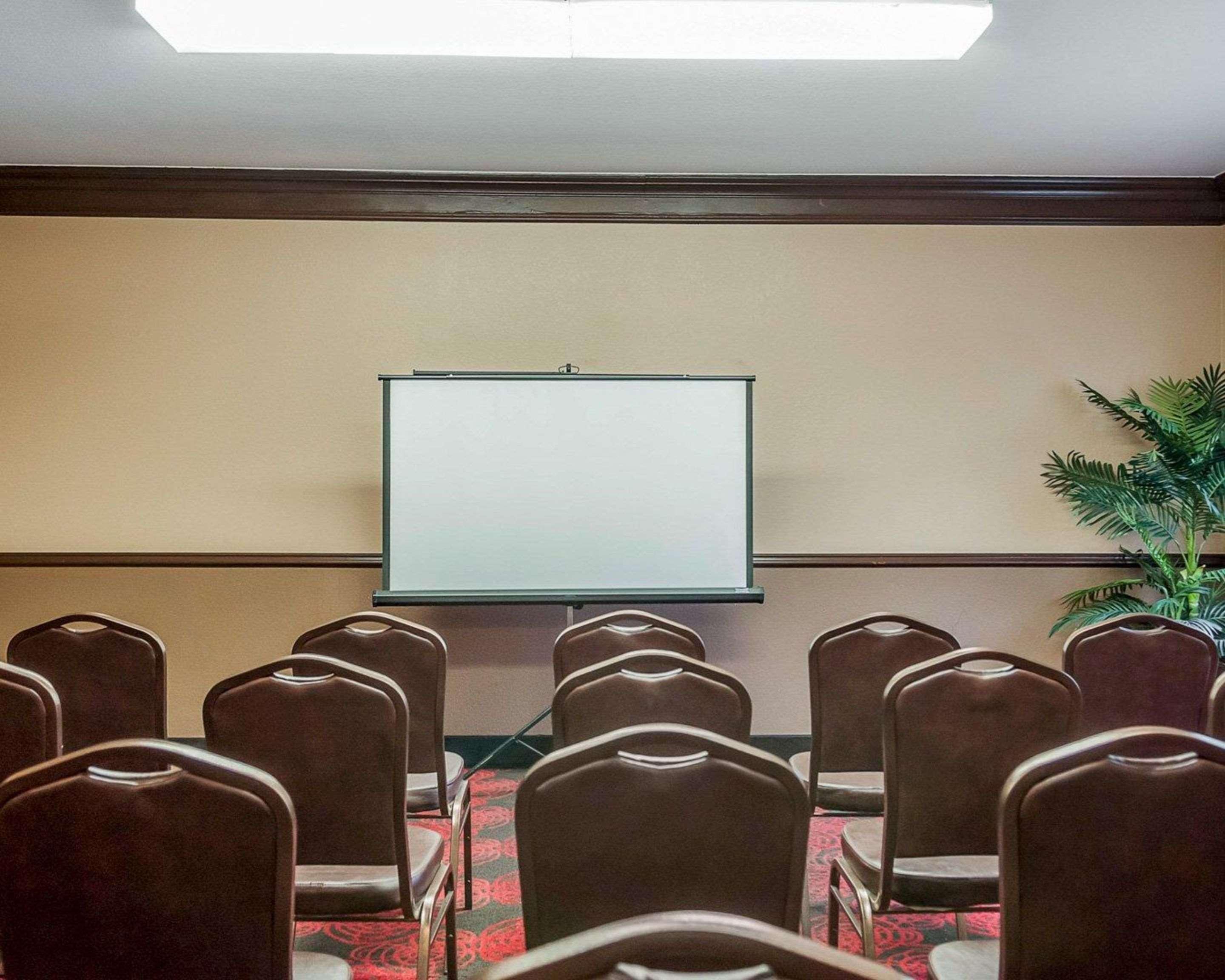 Quality Inn & Suites Albuquerque West Экстерьер фото