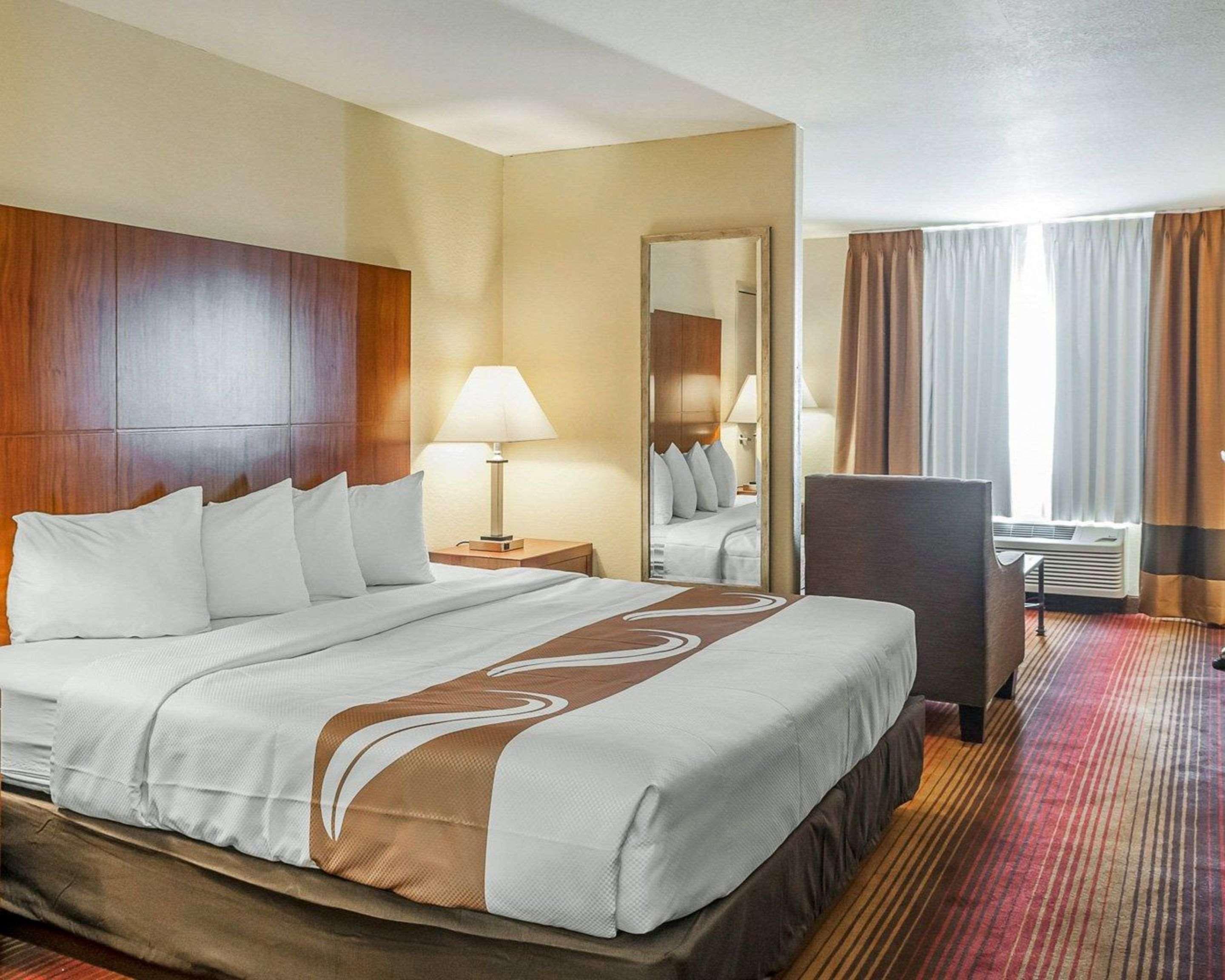 Quality Inn & Suites Albuquerque West Экстерьер фото
