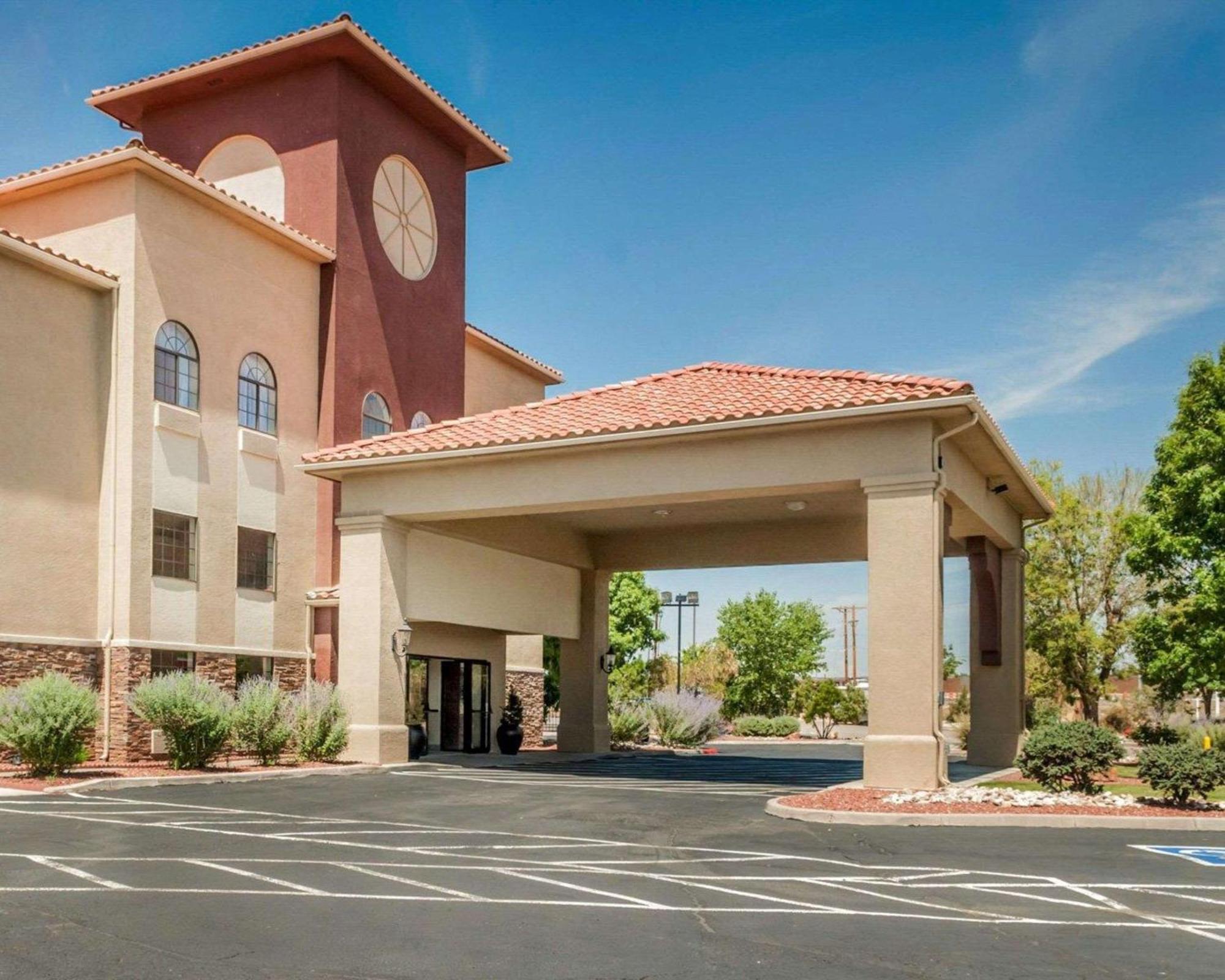 Quality Inn & Suites Albuquerque West Экстерьер фото