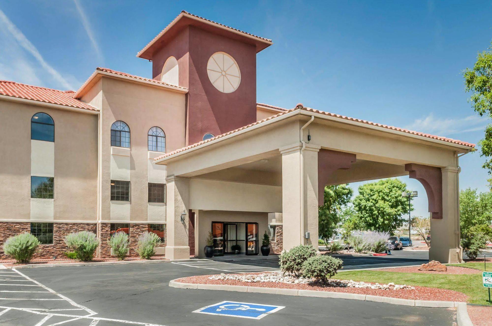 Quality Inn & Suites Albuquerque West Экстерьер фото